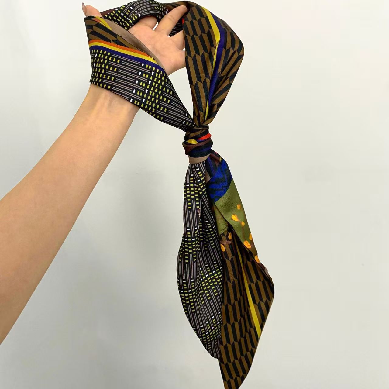 Lenço de Seda Luxuoso Estampad - Head Wrap Turban avaliação e preço